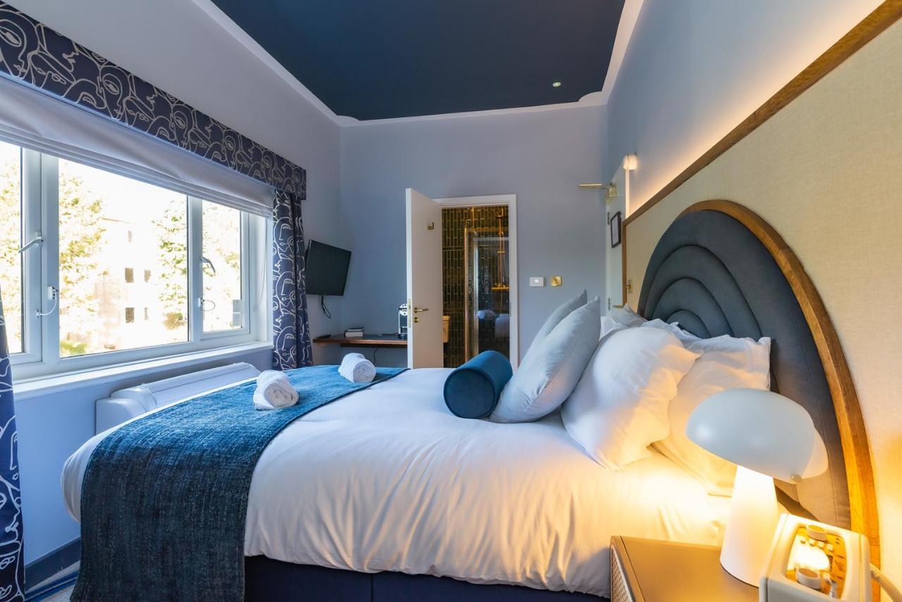 Отель The Anchorage Canford Cliffs Экстерьер фото